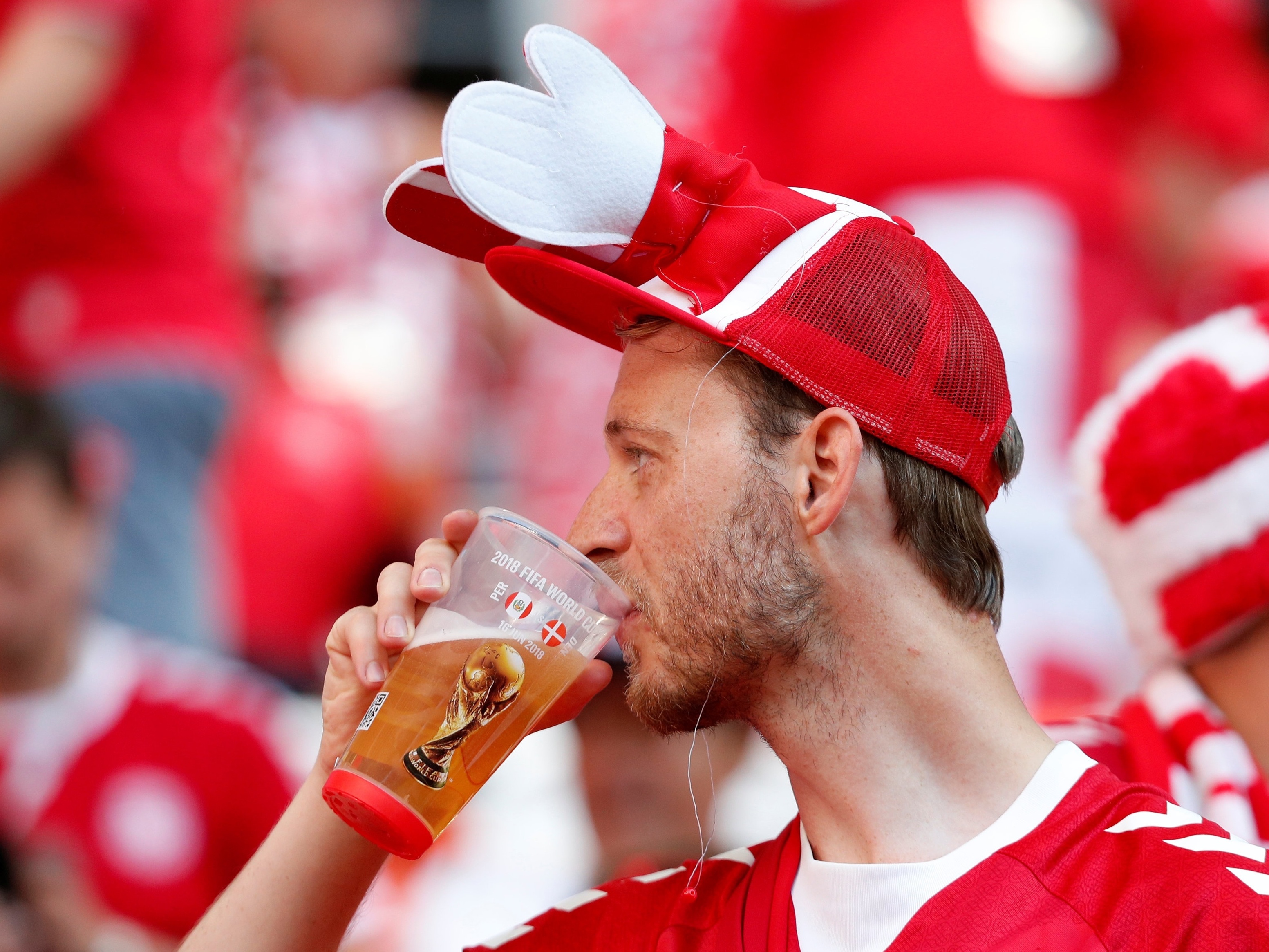 Fifa e a cerveja na Copa do Qatar: vencem os autoritários raiz