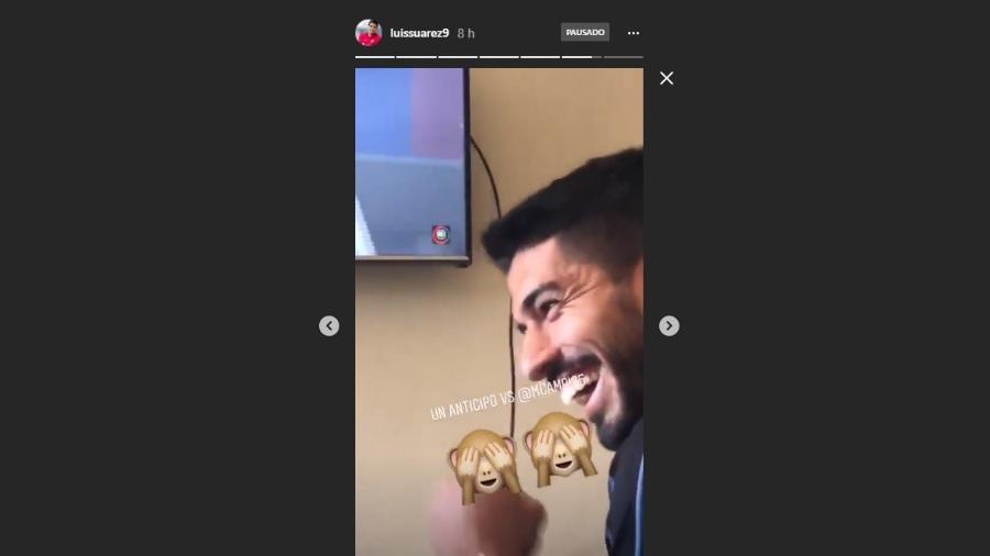 Suárez brinca com goleiro da seleção uruguaia após vitória no Fifa - Reprodução/Instagram