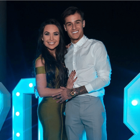 Copa Do Mundo 2018 Mulher De Coutinho Se Contenta Com Beijinho Para Celebrar Datas Festivas Uol Copa Do Mundo 2018