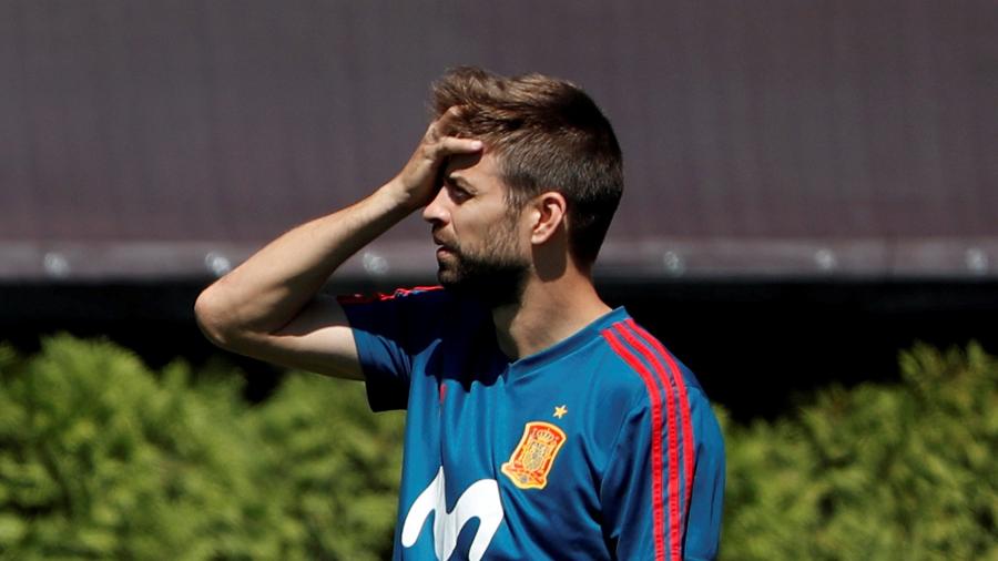 Piqué durante treinamento da Espanha - Javier Etxezarreta/EFE