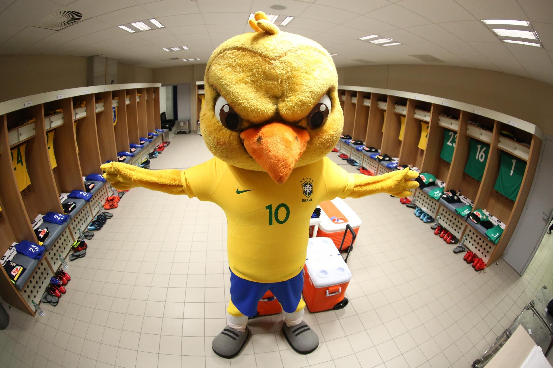 Canarinho Pistola no vestiário da seleção brasileira - Lucas Figueiredo/CBF