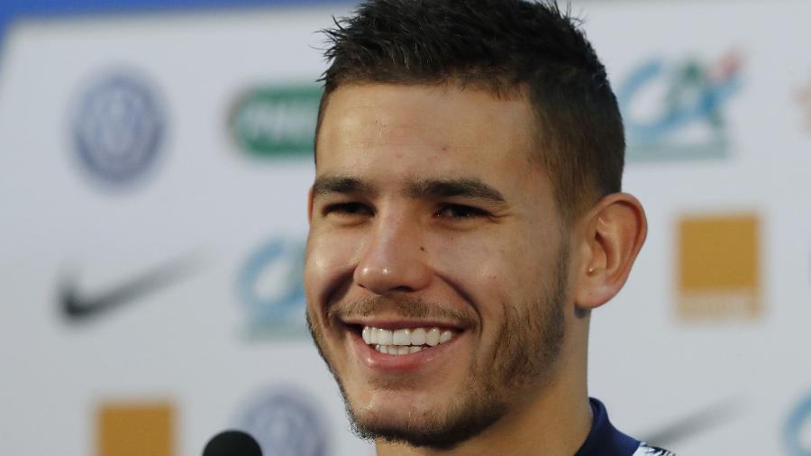 Lucas Hernandez durante entrevista da França - Sergei Karpukhin/Reuters