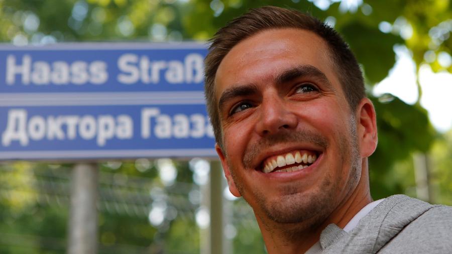 Philipp Lahm participa de encontro com crianças na Rússia - SERGEI KARPUKHIN/Reuters
