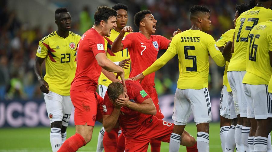 Jordan Henderson bota a mão no rosto após confusão com Wilmar Barrios em Colômbia x Inglaterra - Matthias Hangst/Getty Images
