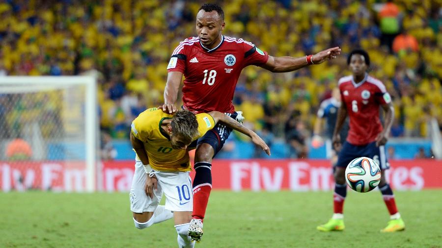 Zuñiga deu joelhada em Neymar nas quartas de final da Copa de 2014 - Jamie McDonald/Getty Images