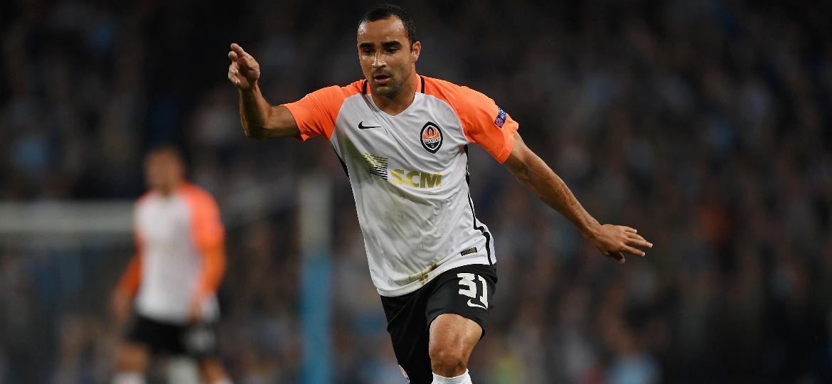 Ismaily defende o Shakhtar Donetsk - Laurence Griffiths/Getty Images