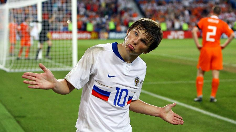 Arshavin comemora gol da Rússia contra a Holanda na Eurocopa de 2008 - Alex Livesey/Getty Images