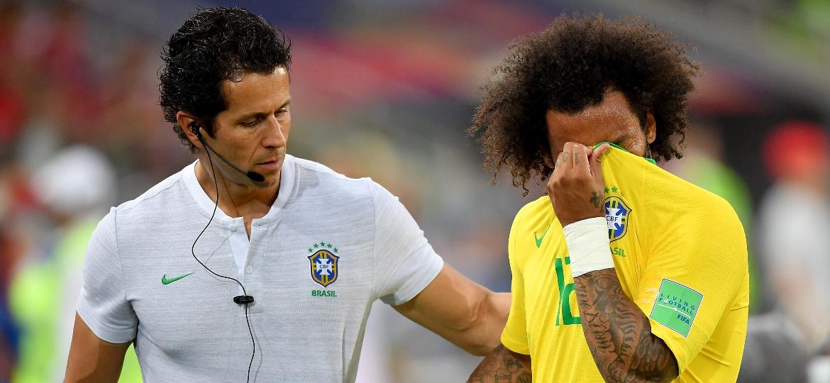 Marcelo é substituído e sai chorando da partida entre Brasil e Sérvia, na Copa do Mundo - Stuart Franklin - FIFA