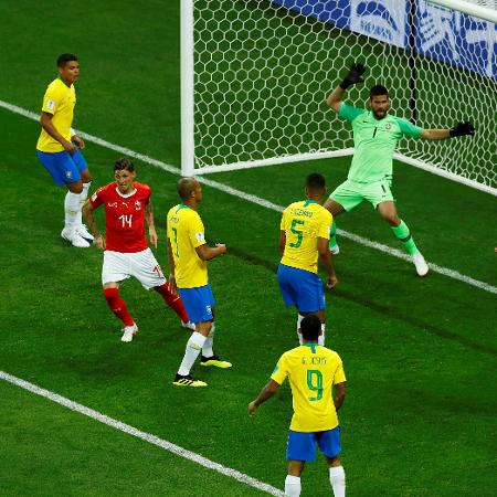 Gol da Suíça contra o Brasil na Copa de 2018, na Rússia - REUTERS/Jason Cairnduff