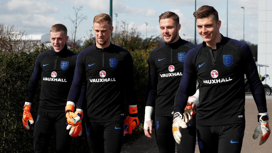 No meio, Joe Hart desta vez está fora da Copa do Mundo - John Sibley/Reuters