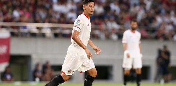 Paulo Henrique Ganso durante partida do Sevilla; jogador ainda não sabe seu destino - Koji Watanabe/Getty Images