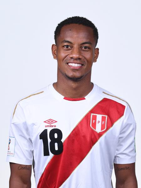 André Carillo, atacante da seleção peruana, tem negociação avançada com o Corinthians