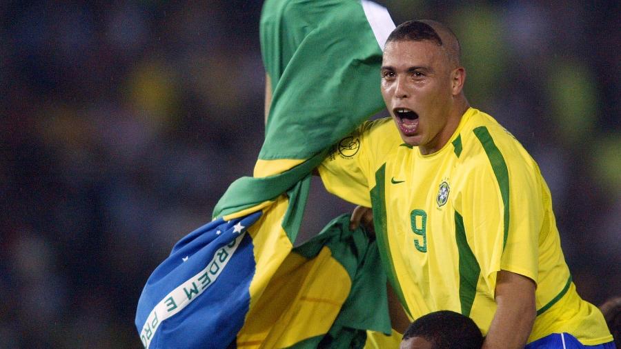 Ronaldo comemora a conquista do penta em 2002 - DANIEL GARCIA/AFP
