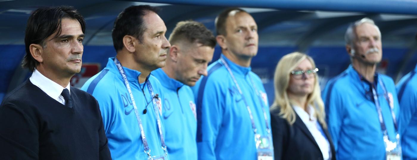 Zlatko Dalic, técnico da Croácia, e a única comissão com uma mulher no banco: Iva Olivari - Jamie Squire - FIFA/FIFA via Getty Images