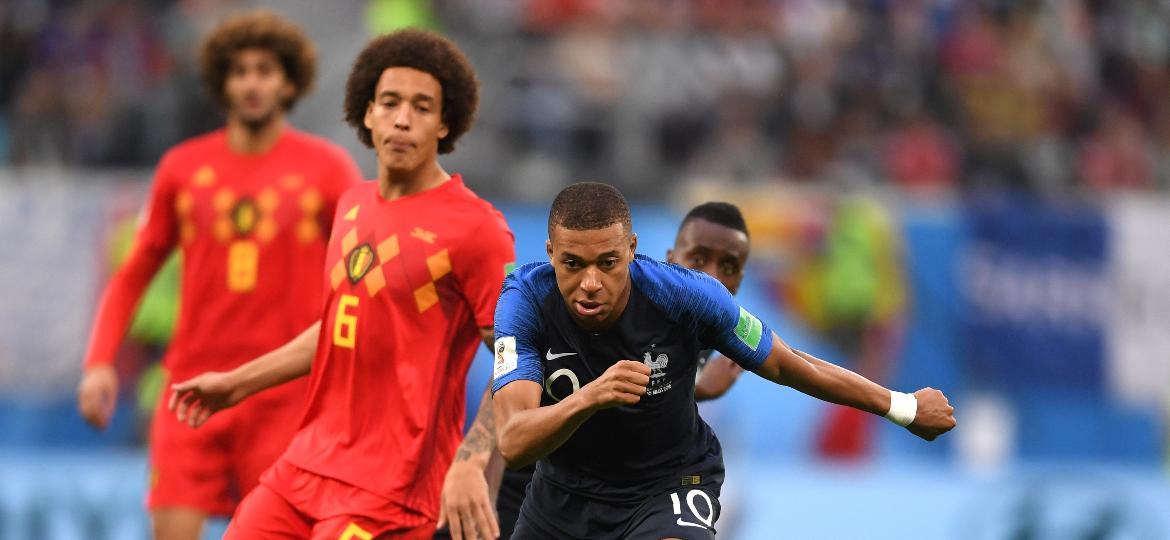 Kylian Mbappé, da França, em lance da semifinal contra a Bélgica -  Laurence Griffiths/Getty Images