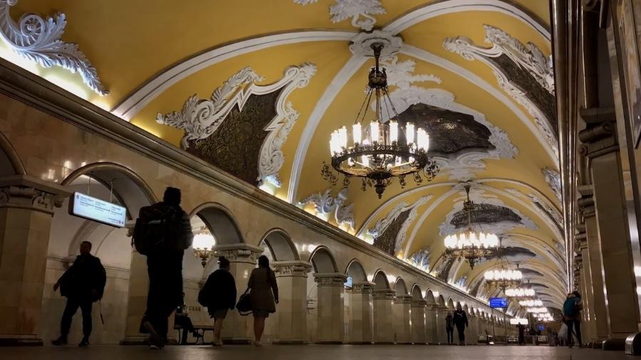 Metrô de Moscou, um dos mais luxuosos do mundo - Ricardo Senra/BBC News Brasil
