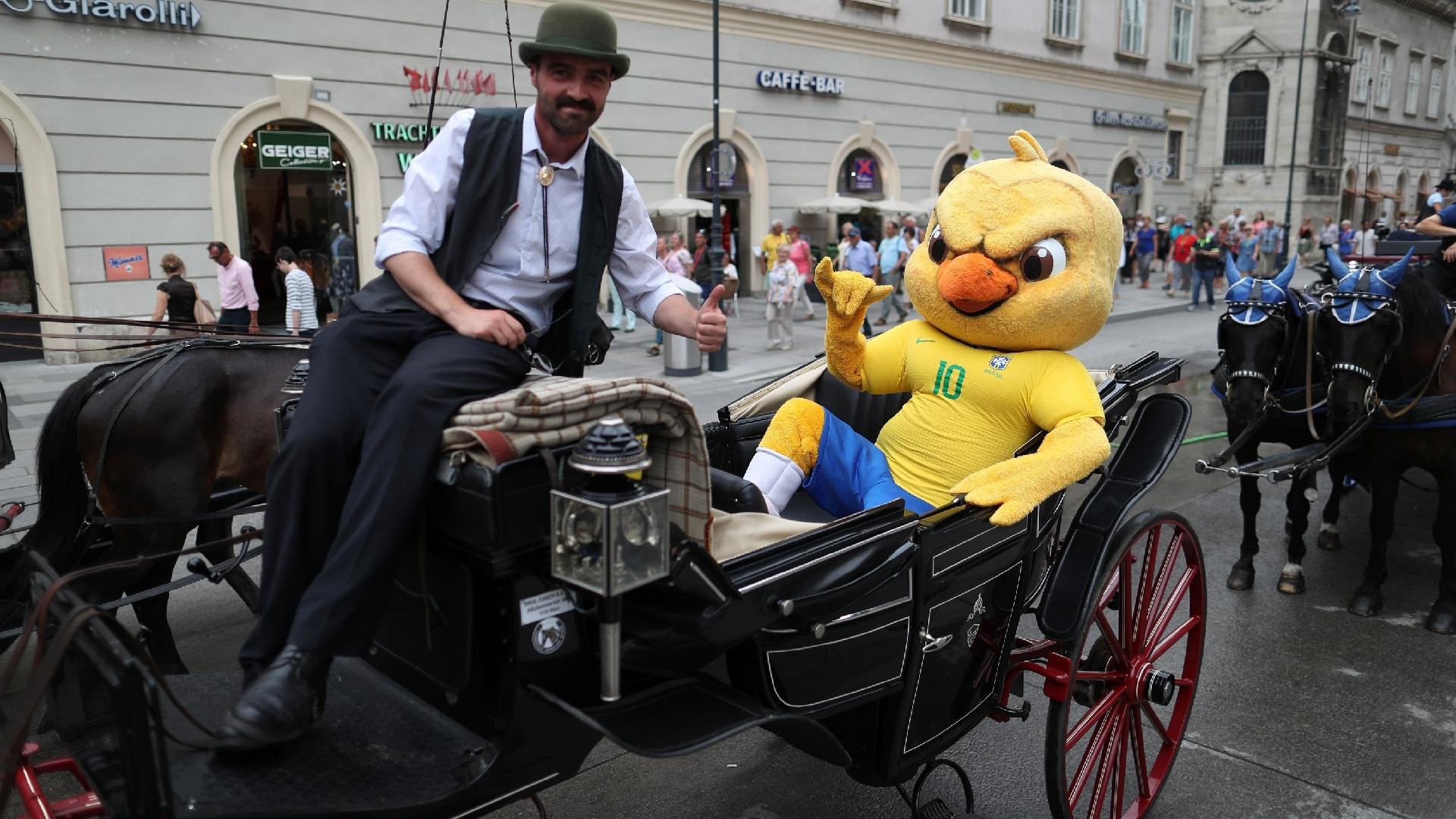 Fofo com cara de mau | Não há birra com a CBF que resista à mascote Canarinho Pistola