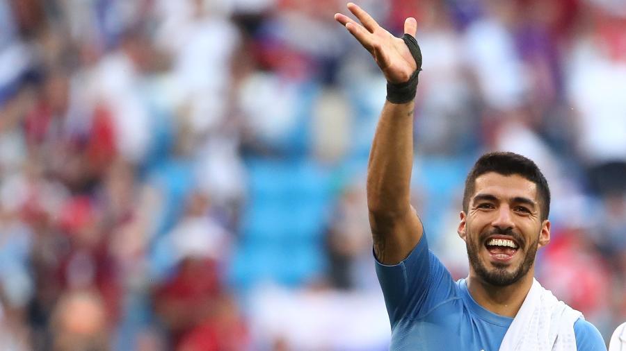 Luis Suárez comemora a classificação do Uruguai na primeira colocação do Grupo A - REUTERS/Michael Dalder 