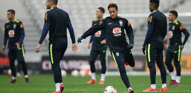 Neymar participa de treino da selecao brasileira realizado no Estadio Pierre Mauroy em Lille, na Franca. O Brasil faz amistoso contra o Japão - Pedro Martins / MoWA Press