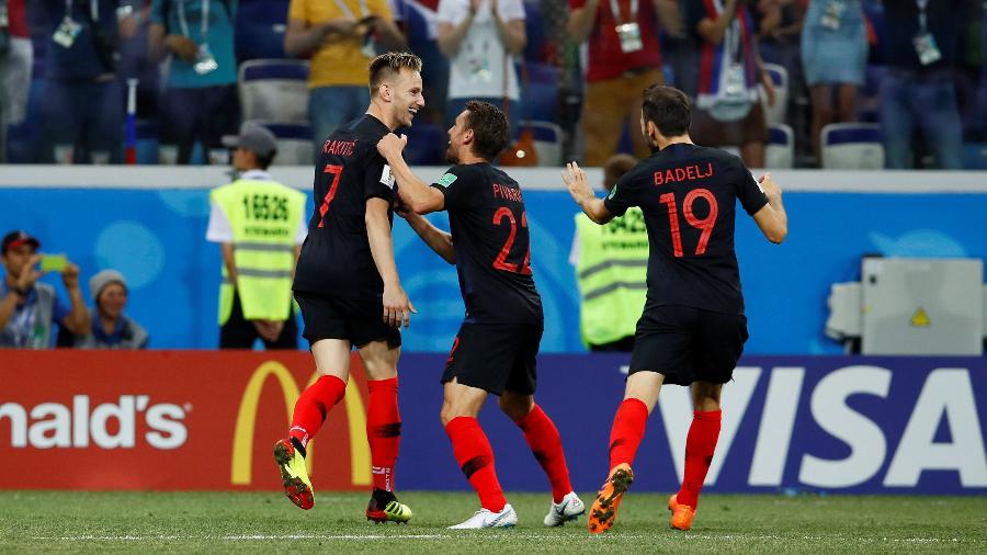 Rakitic comemora classificação da Croácia sobre a Dinamarca - REUTERS/Jason Cairnduff