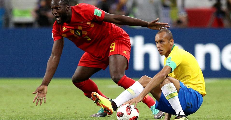 Bélgica Brasil Lukaku Miranda disputa reclama