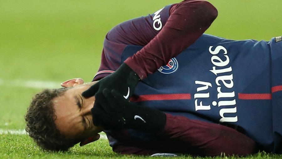 Neymar sofre lesão na partida entre PSG e Olympique de Marselha - REUTERS/Stephane Mahe