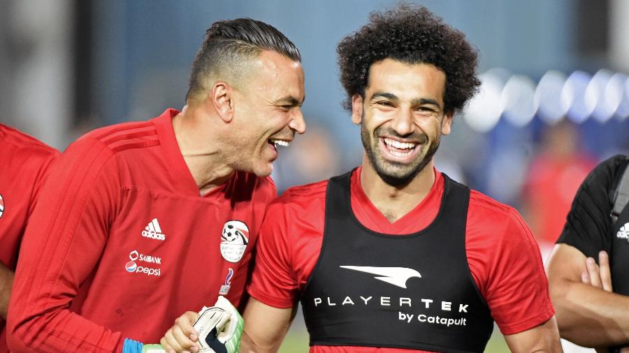Salah e El-Hadary riem durante treinamento da seleção do Egito - Khaled Desouki/AFP