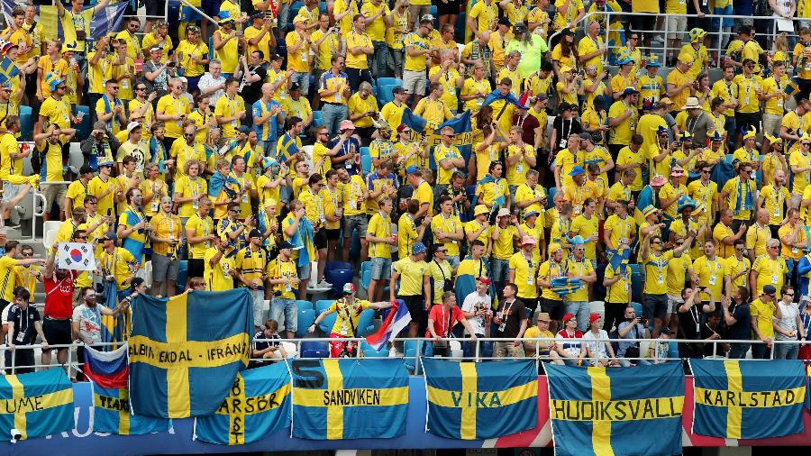 Torcida da Suécia no Estádio Nizhny Novgorod em jogo contra a Coreia do Sul - Lucy Nicholson/Reuters