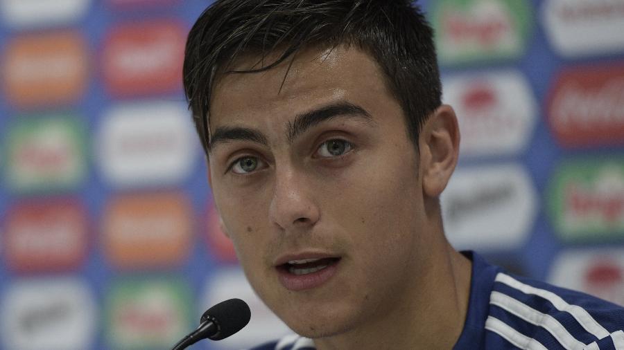 Dybala em coletiva de imprensa da seleção argentina - JUAN MABROMATA/AFP