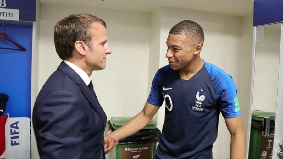 Presidente Emmanuel Macron com o atacante Mbappé - Divulação/FFF