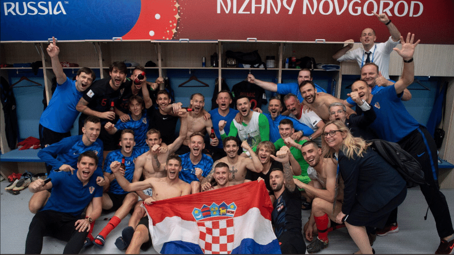 Seleção croata comemora classificação com cerveja no vestiário - Reprodução
