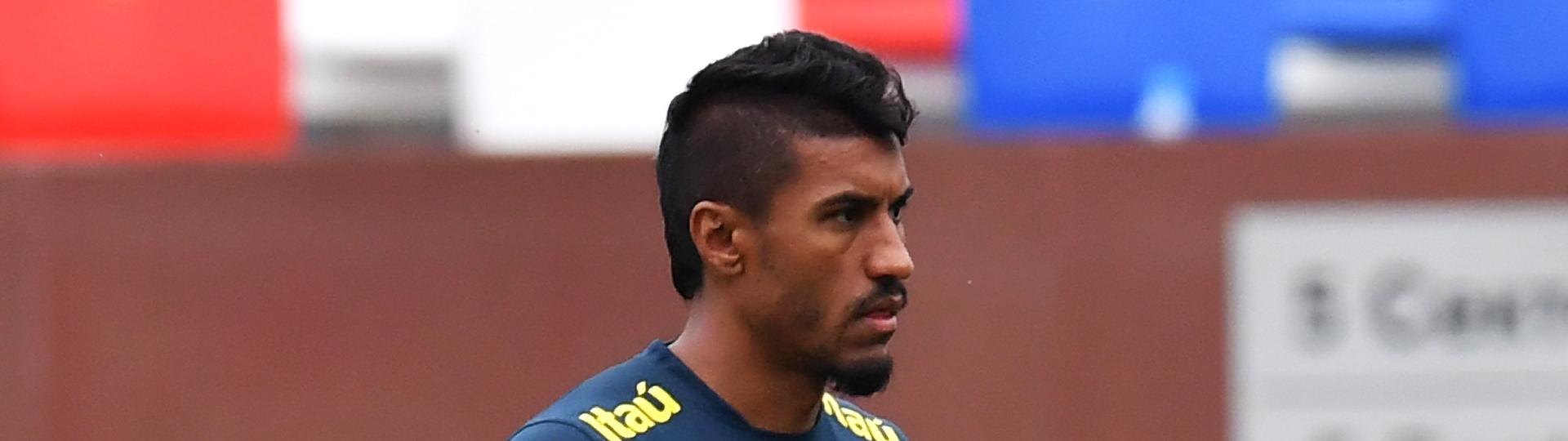 O volante Paulinho no último treino da seleção brasileira em Sochi