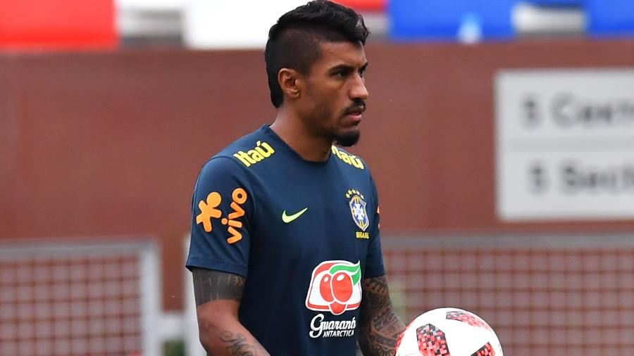 O volante Paulinho no último treino da seleção brasileira em Sochi - AFP PHOTO / NELSON ALMEIDA