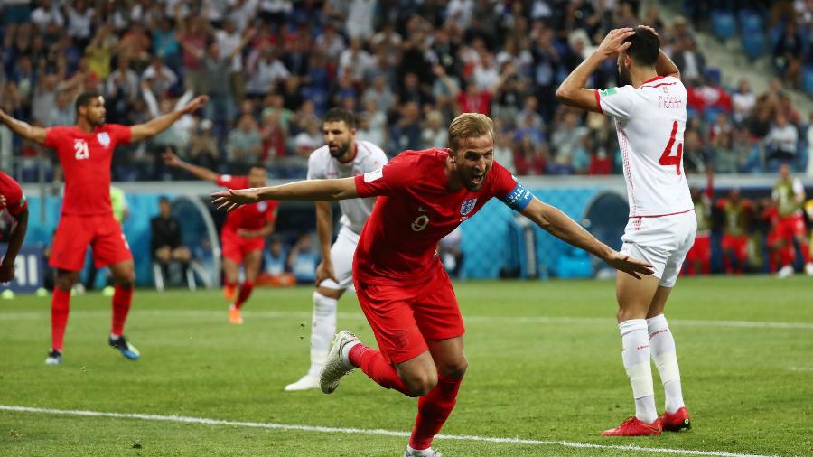 O atacante Harry Kane faz o seu segundo gol pela Inglaterra contra a Tunísia - Sergio Perez/Reuters