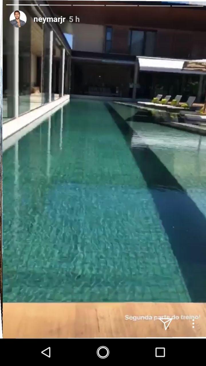 Neymar treino piscina