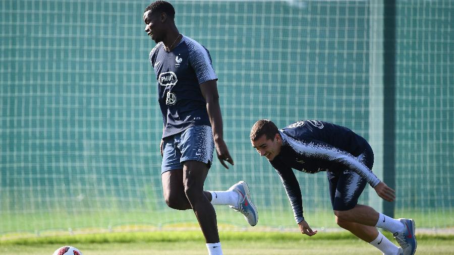 Pogba e Griezmann durante treino da seleção francesa - FRANCK FIFE/AFP