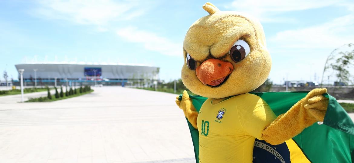 Canarinho em frente à Arena Rostov, palco de Brasil x Suíça na Copa da Rússia - Lucas Figueiredo/CBF