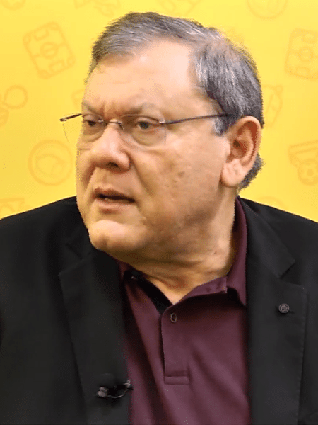 Milton Neves, apresentador do "Terceiro Tempo" - reprodução/TV UOL