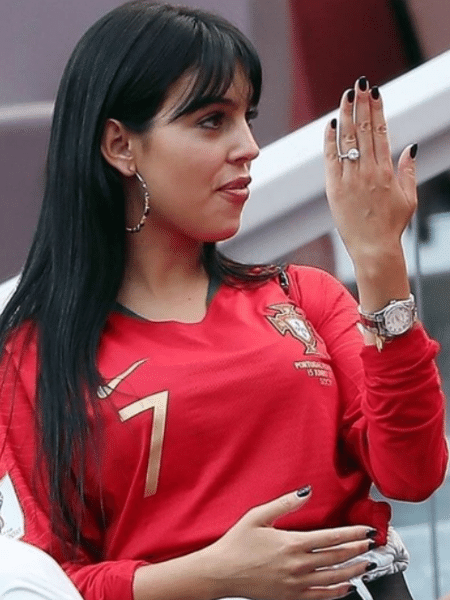 Georgina Rodriguez usa anel de diamante durante jogo de Portugal - reprodução/Instagram