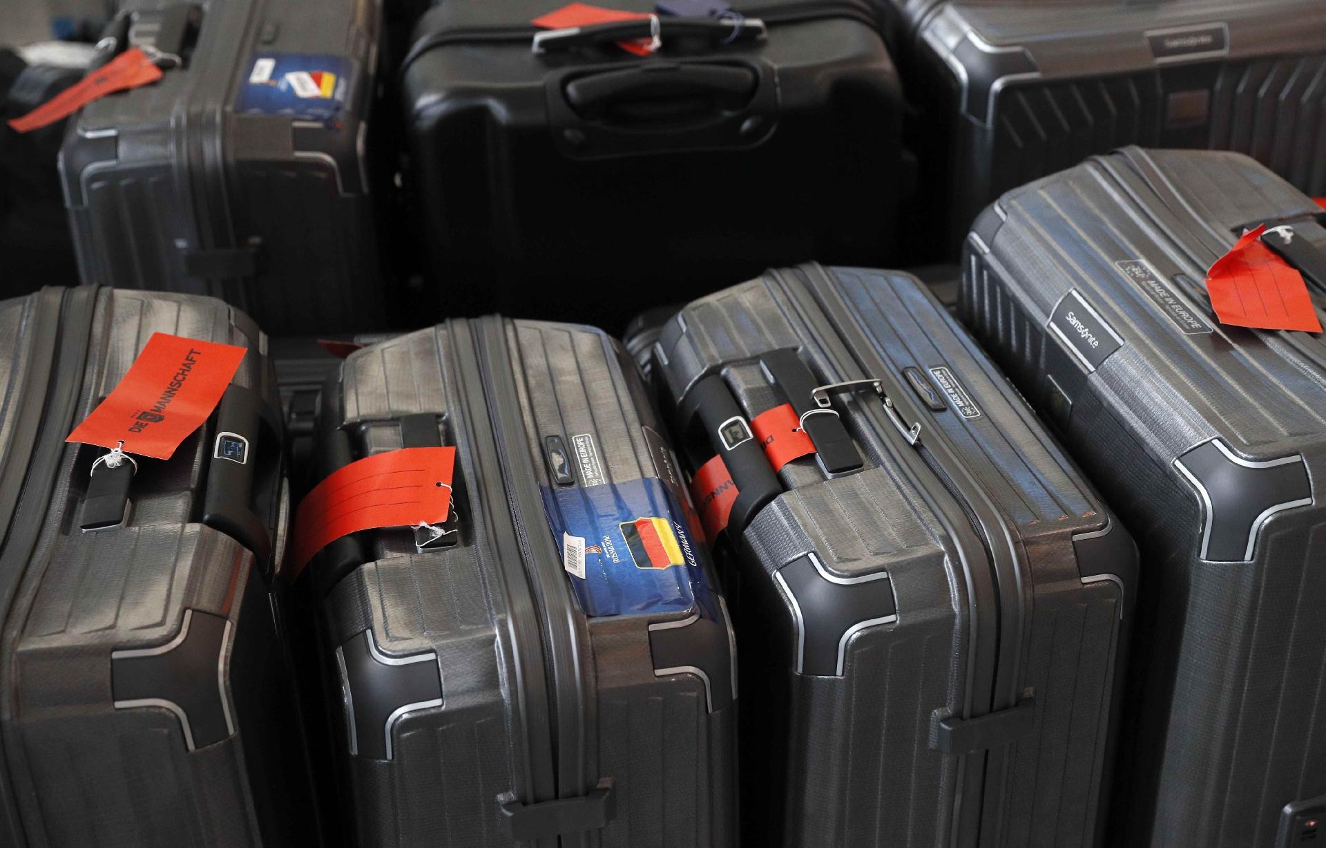 Malas da delegação alemã antes do embarque - REUTERS/Gleb Garanich