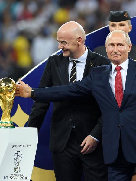 Putin e Infantino na Copa do Mundo de 2018, na Rússia; relação é boa - Shaun Botterill/Getty Images