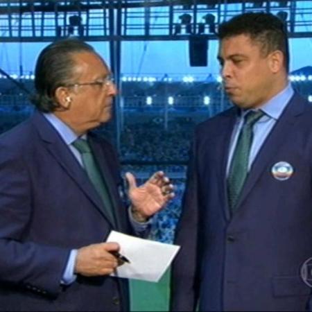 Galvão Bueno e Ronaldo durante uma transmissão da Copa das Confederações, em 2013 - Reprodução/TV Globo