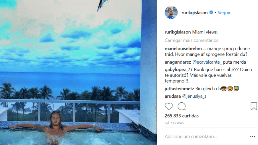 O galã Rurik Gislason em piscina em Miami - Reprodução Instagram
