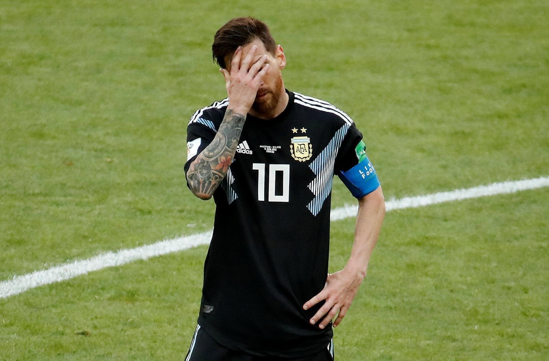Messi lamenta pênalti perdido na estreia da Argentina contra a Islândia - REUTERS/Christian Hartmann