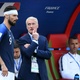 O técnico Didier Deschamps com Giroud na vitória da França sobre a Austrália - Kirill Kudryavtsev/AFP