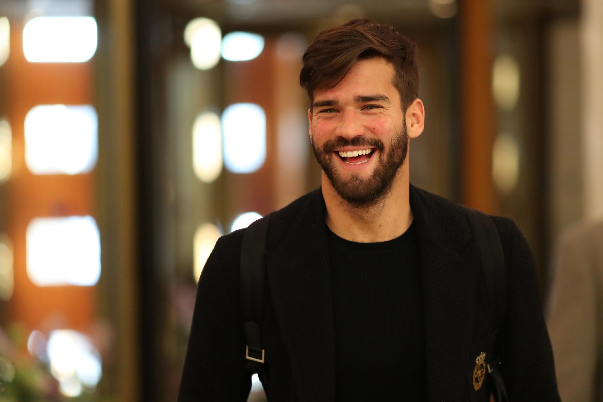 Estes Tuites Provam Que O Goleiro Alisson Becker E O Crush Do Pais Inteiro 05 07 2018 Uol Universa