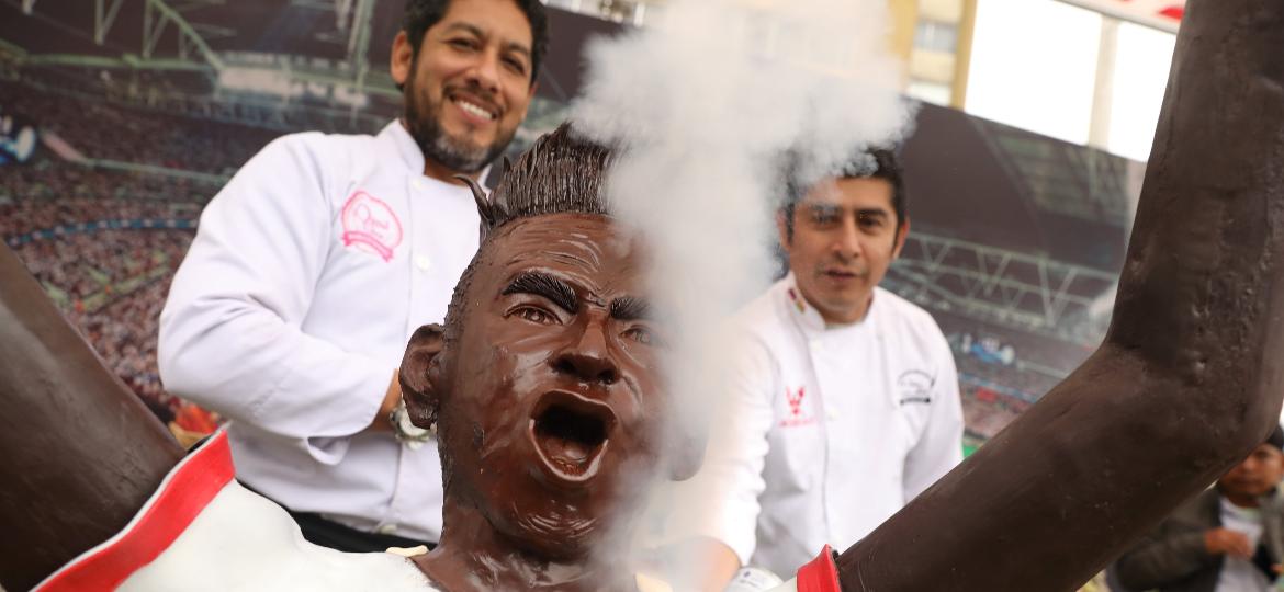 A versão em chocolate de Christian Cueva, do São Paulo - Mariana Bazo/Reuters
