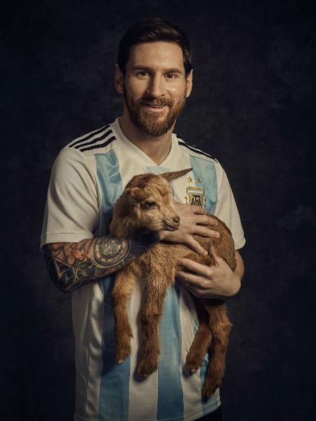 Messi posa com bode para capa da revista "Paper" - Divulgação/Paper magazine