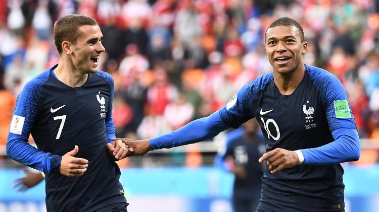 Griezmann e Mbappé comemoram gol da França - AFP PHOTO / Anne-Christine POUJOULAT - AFP PHOTO / Anne-Christine POUJOULAT