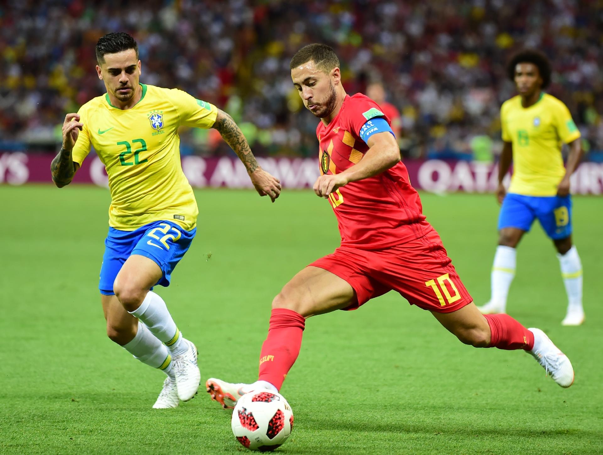 Fagner recorda quando “não aliviou” para Hazard na Copa: “Cheguei em grande forma”